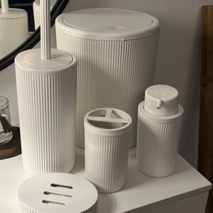 طقم حمام مكون من ٥ قطع