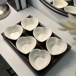 صحون سناك شكل قلب