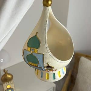 مضيفة تمر ولقيمات حجم وسط