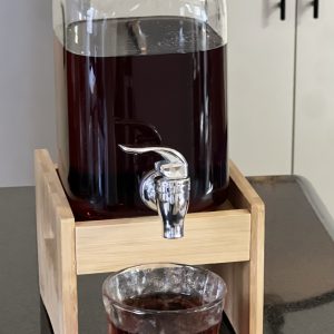 مرتبان للعصير مع قاعدة محكم الإغلاق