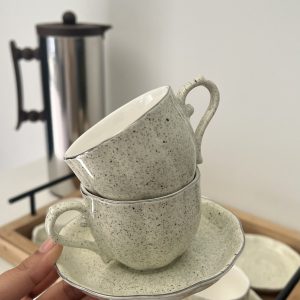 طقم فناجين  قهوة لون بيج منقط اسود