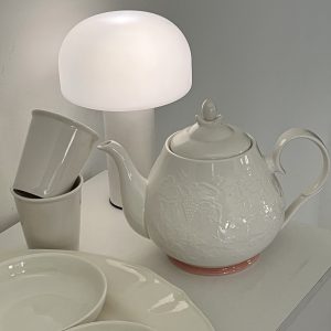 إبريق سيراميك حجم كبير بخط زهري